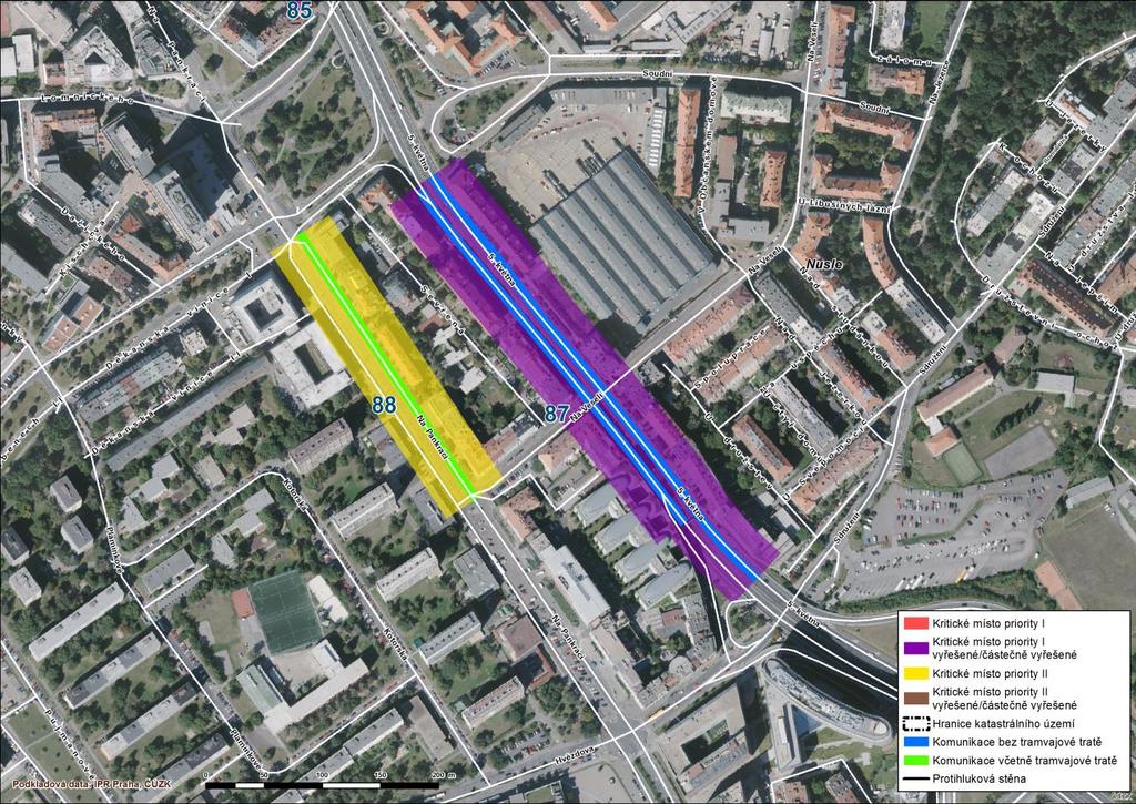 87 Nusle 5. května V ulici 5. května bylo lokalizováno kritické místo v úseku mezi křižovatkami s komunikacemi Sdružení a náměstí Hrdinů.