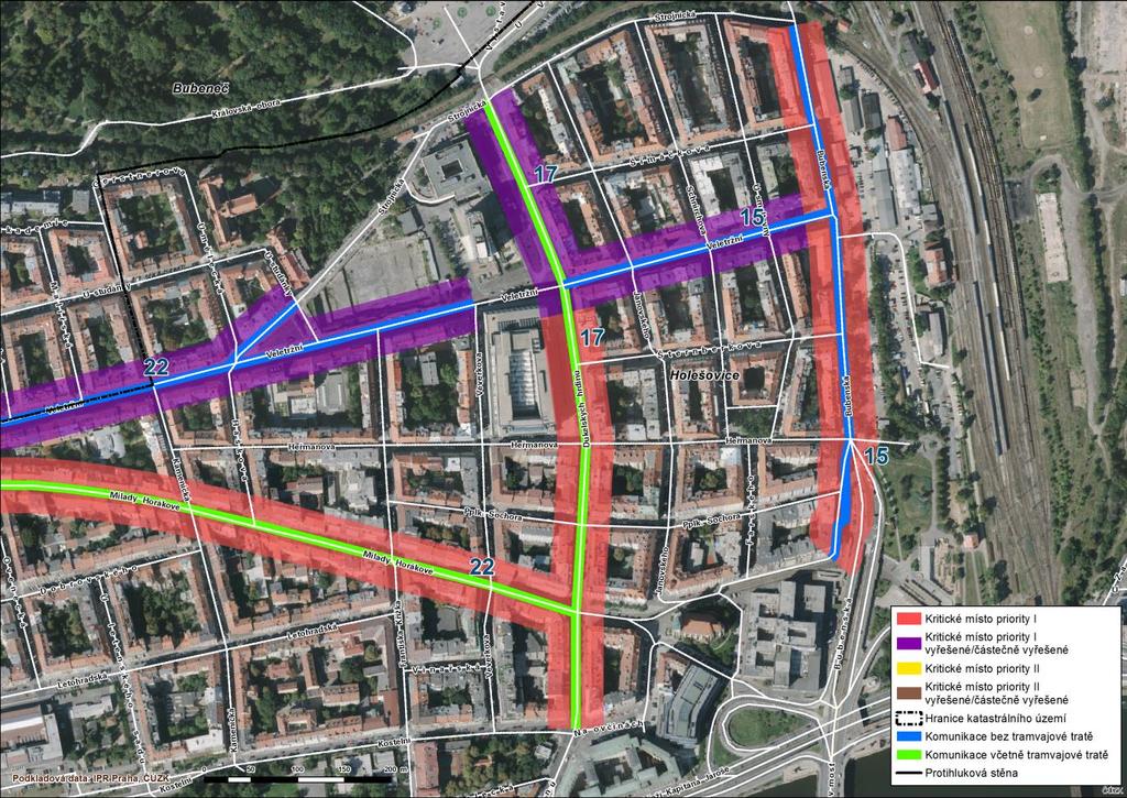 17 Holešovice Dukelských hrdinů V ulici Dukelských hrdinů byla lokalizována kritická místa. V okolí řešeného úseku komunikace se nachází převážně zástavba bytových domů o výšce 4 až 6 NP.