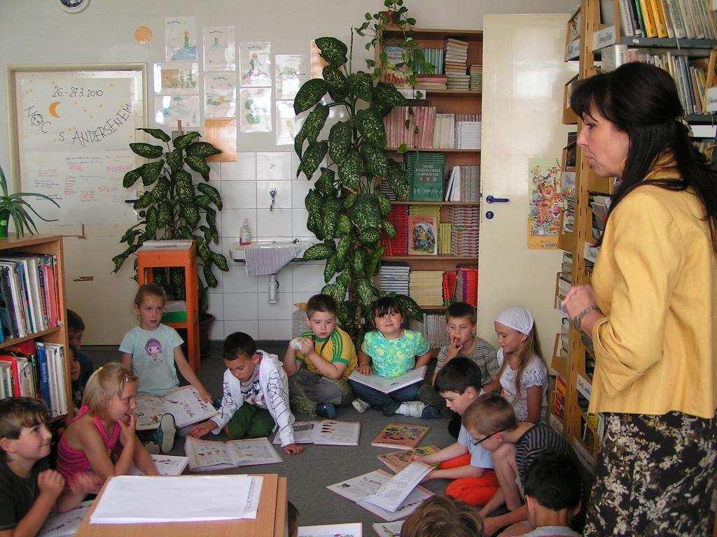 Školní družina navazuje řízenými činnostmi na Školní vzdělávací program Spektrum a vhodně ho doplňuje.