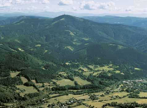 Ostravsko Lysá hora ( 323,4 m n. m.) je nejvy ím vrcholem Moravskoslezsk ch Beskyd.