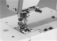 FT HIGH SPEED FLAT BED INTERLOCK MACHINES FT APPLICATION CODE13-2 ROZEŠÍVÁNÍ ŠVŮ (POLOŽENÍ ŠVU NA BOK, ŠEV MUSÍ BÝT UŽŠÍ NEŽ 6 mm) OVERLOCK SEAM COVERING (FOLDING OVER, OVERLOCK SEAM WIDTH UNDER 6.