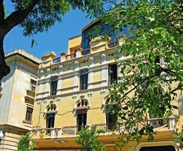 Summer Course Residence má 15 lekcí španělštiny týdně ve skupině nejvíce 12 studentů s ubytováním v rezidenci.