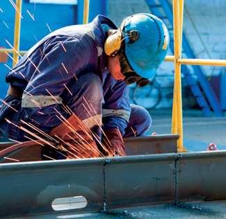 IDEA StatiCa Steel Zjednodušení každodenní práce stavebních inženýrů IDEA StatiCa Connection navrhuje styčníky ocelových konstrukcí všech tvarů a namáhání.