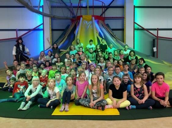 ROBINSON S FITPROGRAMEM Jeli jsme si zaskákat, zajezdit a pořádně se pobavit. Je středa 11.