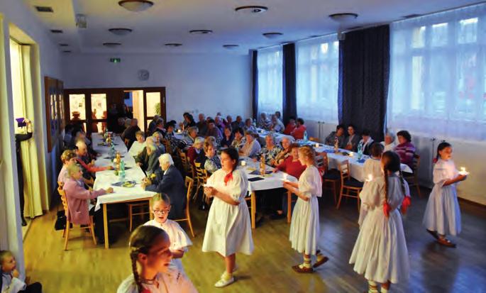 Není ani v možnostech ani povinnostech obecního úřadu o doručené poště jednotlivě tyto osoby informovat, jelikož adresy pobytu těchto osob jsou neznámé.