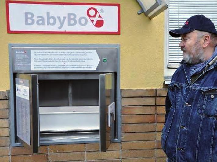 Babybox ve Vsetíně Ve vsetínské nemocnici byl koncem listopadu instalován babybox pro odložené děti. Je umístěn v přízemí chirurgického pavilonu. Do provozu byl uveden 12.12.2018.