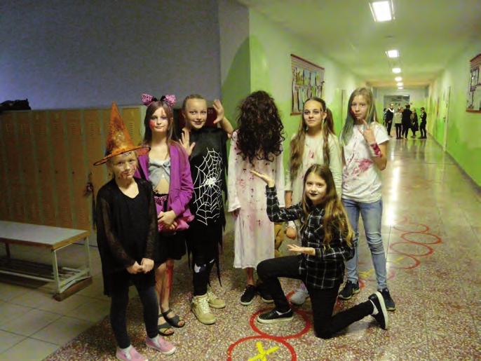 probíhala diskotéka a různé soutěže. Program zpestřila dvě vystoupení, Rope skipping - sestavy skoků přes švihadla - a ukázky gymnastiky s prvky akrobacie.