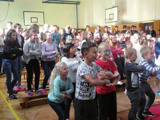 jazykem a mohutným dupáním rozparádil celou tělocvičnu. A můžeme říci, že se mezi našimi žáky objevila řada výrazných talentů. Mgr.