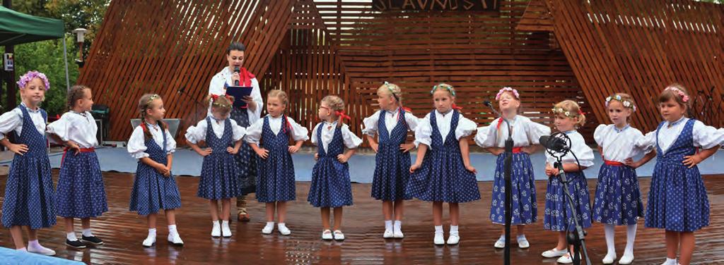 A Malí ogaři byli hodně vidět, a to jak v téměř kilometrovém průvodu, tak zejména na pódiu.