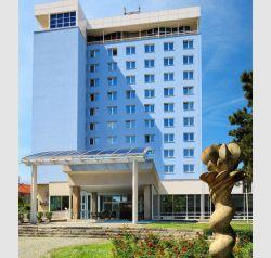 cz F3D-2015 special rate www.clarion-hotels.cz ibis Olomouc Center *** Wolkerova 136/29, 779 00 Olomouc, Czech Republic www.