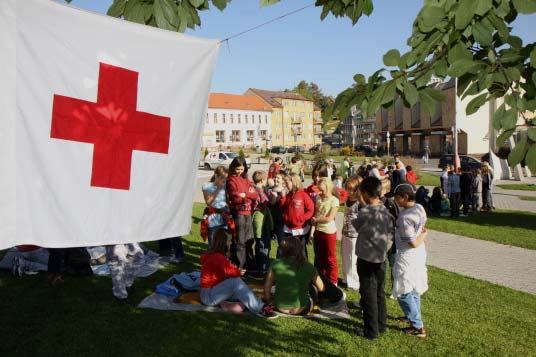 ČČK je jedinou STÁTEM UZNANOU národní společností Červeného kříže na území ČR ve smyslu mezinárodního práva. Jeho postavení je upraveno zákonem č. 126/1992 Sb.