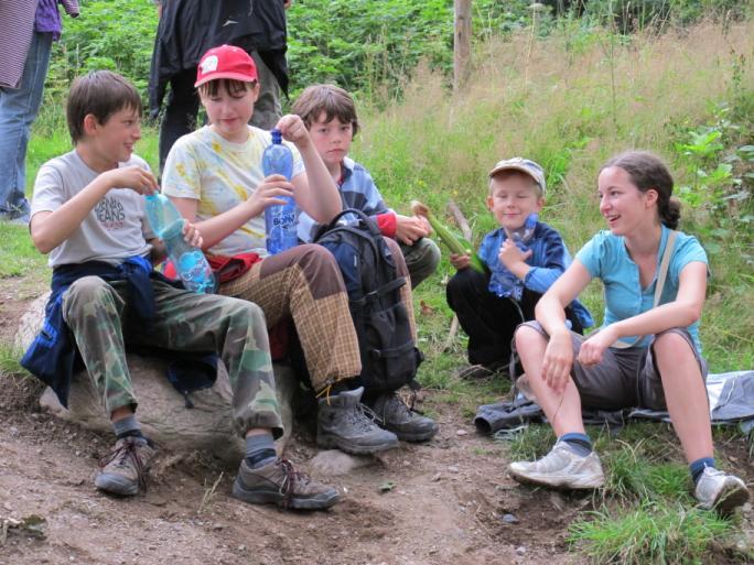 Vyučování náboženství (6 dětí) probíhá pravidelně každý pátek. Máme radost, že děti do vyučování náboženství chodí rády. Začala i pravidelná příprava konfirmandů, letos je to 6 dětí.
