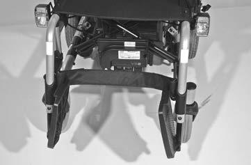 Sejmutí stupaček Ke snadnému přesedání z/do elektrického vozíku a kvůli menší délce vozíku (důležité pro transport) jsou stupačky odnímatelné [1].