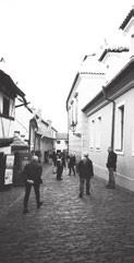Pomohli i ochotní lidé z dávno námi oblíbené lokality, zvané Makarská. Prošlo se ranně středověkou hradbou s výhledy do dvora U Glaubiců.
