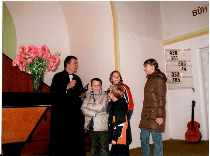 duchovního správce sboru. První věc je důraz na pastoraci. Je to tradiční evangelická veličina (paradoxně v konzervativním pojetí našeho sboru spíše chyběla soudě podle poptávky).