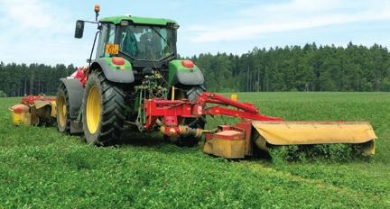 V rostlinné výrobě jsme zaměřeni na obiloviny, které pěstujeme přibližně na 750 ha, dále řepku ozimou na 270 ha a před sedmi lety jsme začali pěstovat mák na 80 ha.