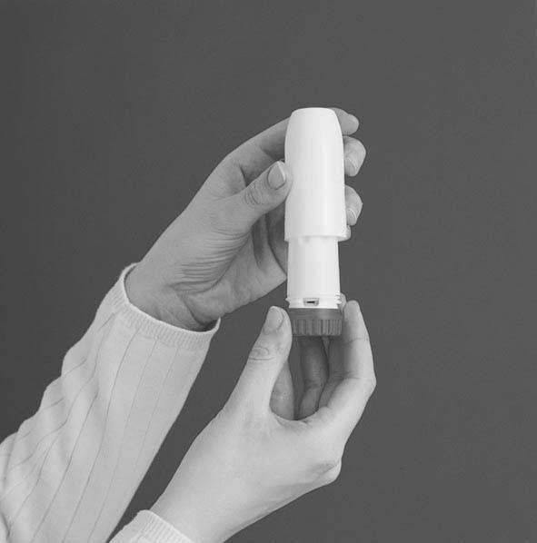 Čištění inhalátoru Symbicort Turbuhaler: Vnější část náústku čistěte jednou za týden suchým hadříkem. Nikdy k tomuto účelu nepoužívejte vodu nebo jinou tekutinu.