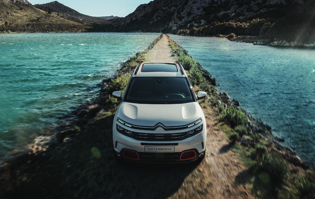 SVĚTOVÁ EXKLUZIVITA odpružení s tlumiči s progresivními hydraulickými dorazy (Progressive Hydraulic Cushions ) PRO CESTOVÁNÍ JAKO NA LÉTAJÍCÍM KOBERCI Nové SUV C5 Aircross je vybaveno exkluzivním