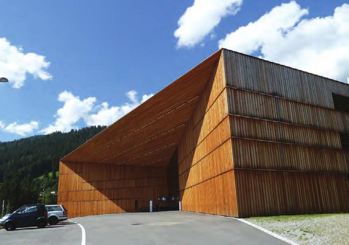 ^ Z návštěvy hradní pevnosti Chillon ^ Davos Světové ekonomické centrum ^ Procházka po Vrinu s arch.