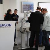 Centrum Epson Industrial Solutions najděte své řešení Industrial Vyzkoušejte všechny roboty Epson v akci.