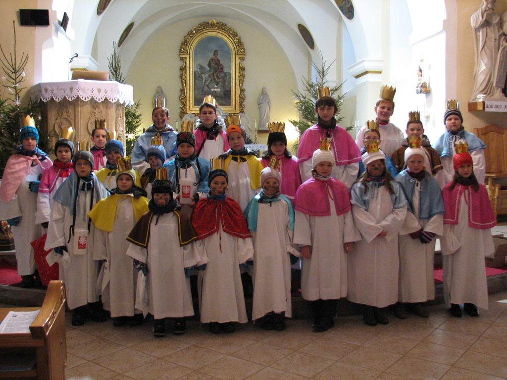 Tříkráloví koledníci při společné fotografii v kostele sv. Martina V lednu 2013 proběhly historicky první přímé volby prezidenta ČR.