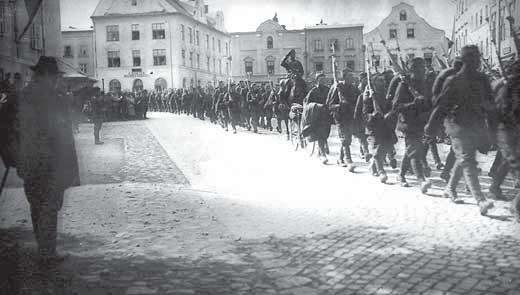 Tyto provincie musela k novû se tvofiící republice napevno pfiipoutat aï ãeskoslovenská armáda.