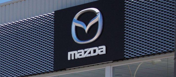 N Á Š Z Á V A Z E K V Ů Č I V Á M A V A Š Í M A Z D Ě : APLIKACE MY MAZDA Stáhněte si svoji aplikaci My Mazda.