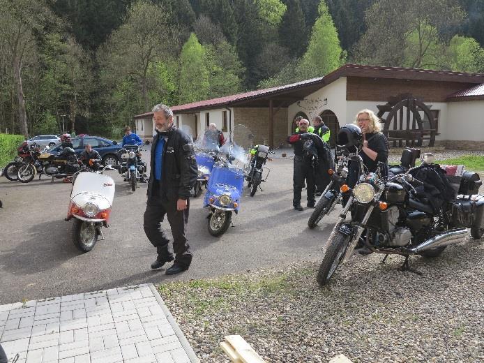 38. Skútr a motosraz Krušné hory Letošní první sraz byl