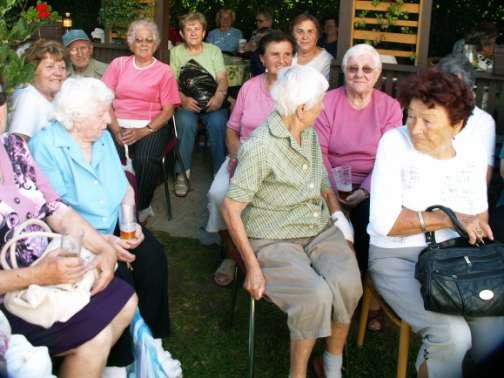 Dům s pečovatelskou službou kapacita 100 míst Klub seniorů