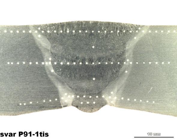 Obr. 1. Makrosnímky svarového spoje oceli P91 ve stavu výchozím(vlevo), degradovaném(vpravo) 2. VÝCHOZÍ STAV Výchozí struktura svarových spojů je zobrazena na obr. 1 vlevo.