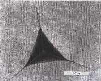 nanoindentory (Berkowich nebo Vickers) podrobné měření hloubky vtisku v průběhu zatěžování a odlehčování odlišné