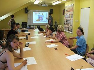 11. Výměnná stáž žáků Ve dnech 9. až 13. května 2011 proběhla reciproční jazyková výměnná týdenní stáž 7 žáků z každé školy s jedním pedagogickým pracovníkem.