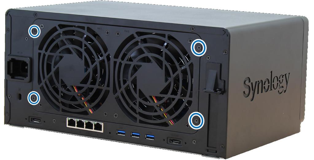 Poznámka: Zařízení DS1817+ s kartou M2D17 může podporovat pouze disk M.2 SATA SSD. Disk M.2 NVMe/AHCI PCIe SSD podporován není.