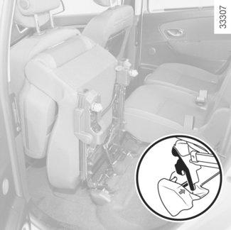 POLOHOVATELNOST ZADNÍCH SEDADEL (2/2) B Při instalaci bočních sedadel zkontrolujte, zda je pouzdro bezpečnostního pásu na straně dovnitř vozidla.