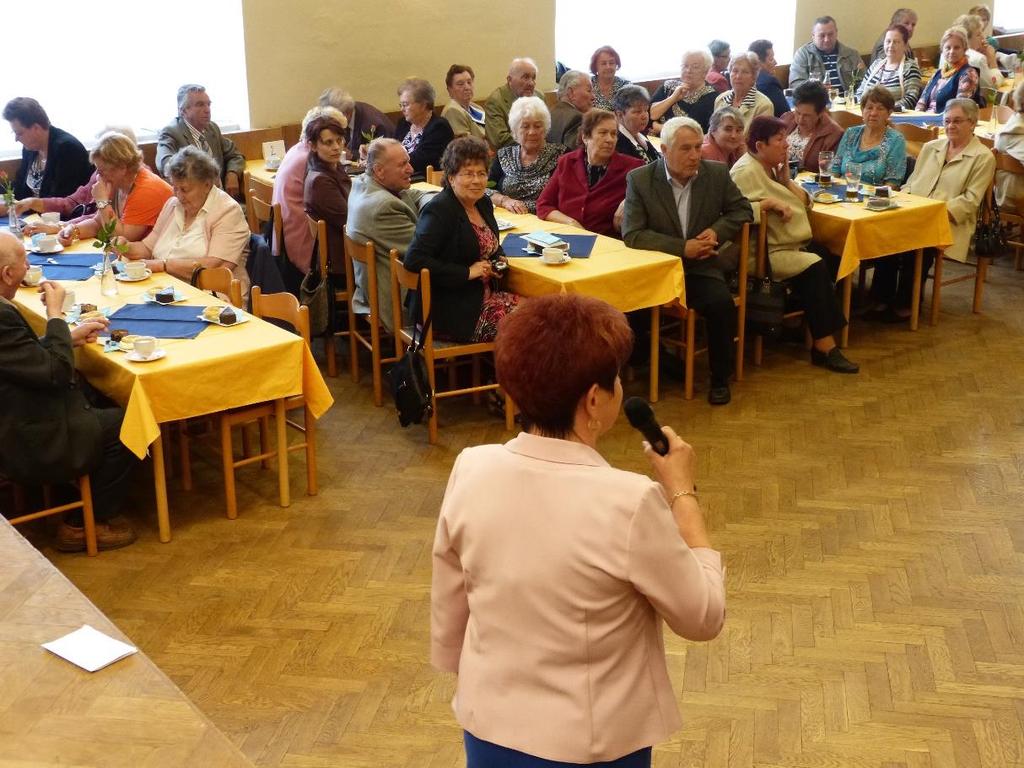 mateřství. Všechny pak svým vystoupením krásně potěšily a pobavily děti z vrablovecké mateřské školy s jejich učitelkami.