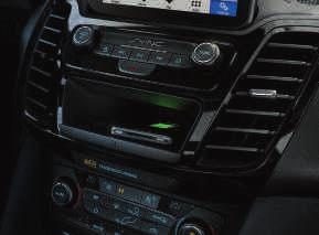 Vyspělý systém Ford SYNC 3 s hlasovým a dotykovým ovládáním v českém jazyce umožňuje bezproblémovou integraci vašeho chytrého telefonu, díky čemuž máte pod