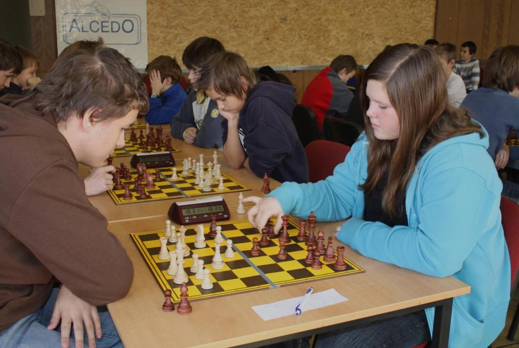 Týdeník Jalovec 1. 12. 2009: Vsetínské Alcedo ovládli mladí šachisté Ve vsetínském Středisku volného času Alcedo se konala zajímavá sportovní akce.