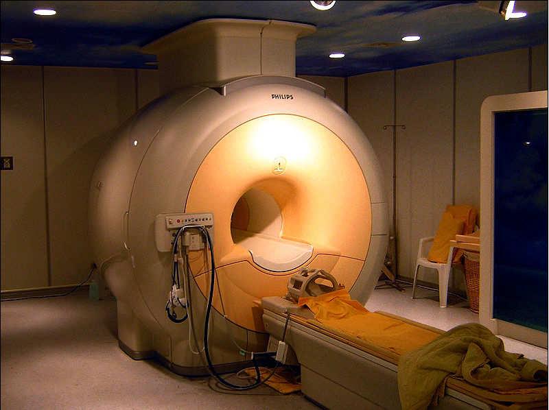 1.1.1 MRI (Magnetická rezonance) Zobrazování magnetickou rezonancí (MRI), nebo nukleární magnetickou rezonancí (NMRI), jsou především lékařské zobrazovací techniky nejběžněji používané v radiologii