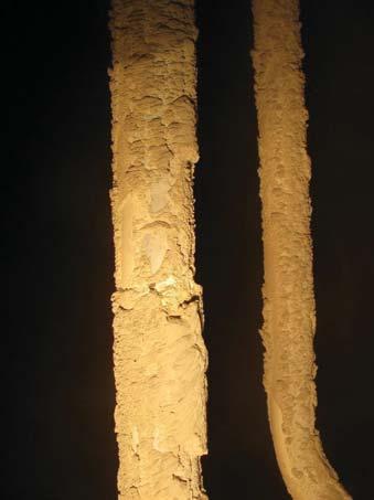 3 Ukázka silného zanesení spalinového kanálu z konce února 2014, kdy kotel K2 musel být kvůli zanesení odstaven která nejpodstatněji ze všech ztrát ovlivňuje celkovou účinnost kotle.