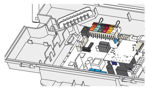 ELEKTRICKÉ PŘIPOJENÍ Před každým zásahem do kotle odpojte kotel od elektrické sítě. Dodržujte důsledně připojení fáze/nula.