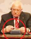 ředitel distribuce VLP Milan Pekárek na dotaz, kdo po dosavadním partnerovi, společnosti Mediaservis, distribuci Deníků převezme. Výpovědní lhůta Mediaservisu vyprší 1. července 2011.