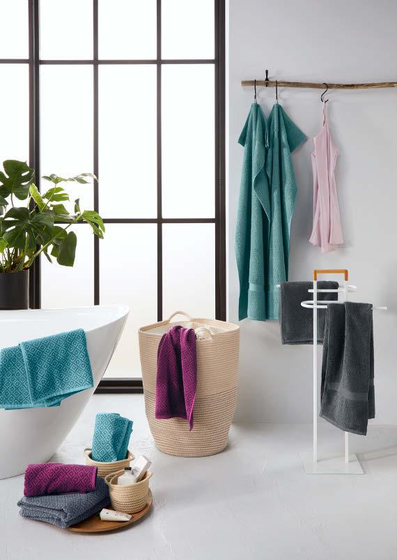 1 Froté ručníky, 2 ks S biobavlnou Balení Kč 249,- 2 Koš na prádlo Kč 699,- 3 Úložné