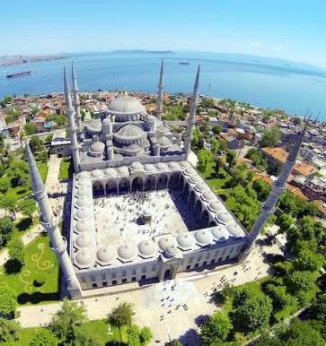 den: Prohlídka starobylého centra ISTANBULU, "brány orientu" rozložené na dvou kontinentech: mešita Hagia Sofia (chrám Boží Moudrosti) považována za nejhonosnější stavbu byzantské kultury, která