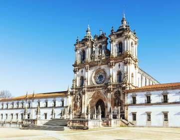 Prohlídka cisterciáckého kláštera ALCOBACA s největším gotickým kostelem v Portugalsku a kláštera Řádu Kristova v TOMARU, bývalého sídla templářských rytířů.