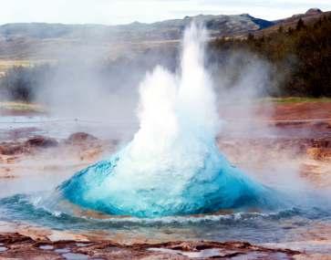 Zažijete výlet na velryby a papuchalky, černé pláže a v neposlední řadě budeme mít možnost si islandskou krajinu otestovat i lehčí turistickou formou. Thingvellir TERMÍN A CENA ZÁJEZDU: 1/ Po 17.06.