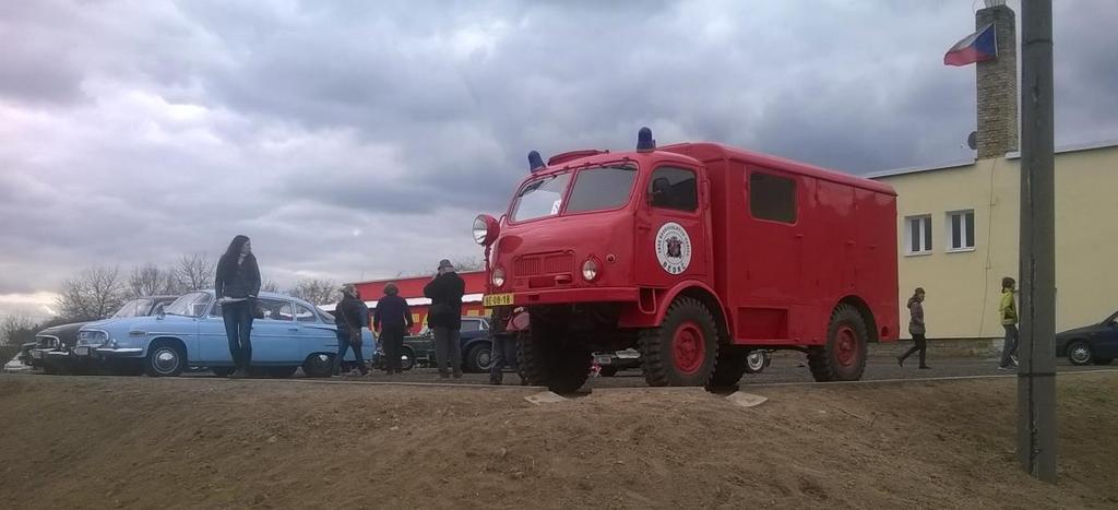 kronika SDH Bedrč rok 2015, strana 1 Nejvýraznější událostí v roce 2015 bylo plné dovybavení zásahového vozidla Mitsubishi L200.