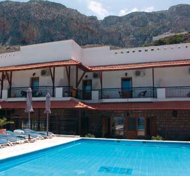 Hotel Plaza **** Jeden z nejkvalitnějších hotelů na Kalymnosu s úžasnou polohou přímo u moře s kouzelným výhledem na ostrůvek Telendos, který je vzdálený asi 5 minut jízdy lodí.