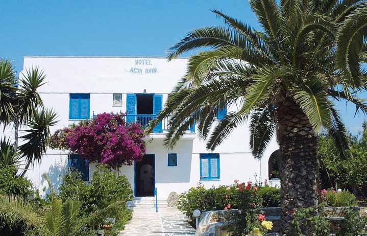 Hotel a studia Agia Anna **+ Velmi příjemný komplex s ubytováním hotelového typu i příjemných studií/apartmánů se skvělou polohou u krásné písčité pláže, jedné z nejkrásnějších na ostrově.