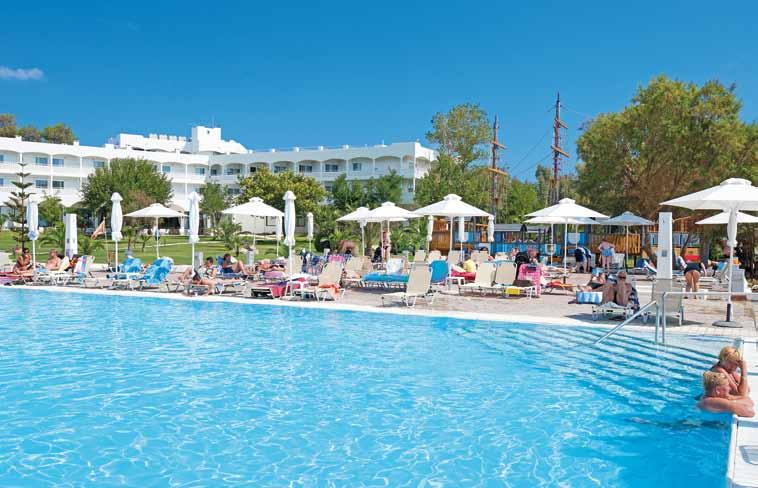Hotel Louis Zante Beach **** Kvalitní hotel s úžasnou polohou na rozsáhlém pozemku s krásnou zahradou přímo u písčité pláže známé zátoky Laganas, v pěším dosahu letoviska s širokou nabídkou zábavy.