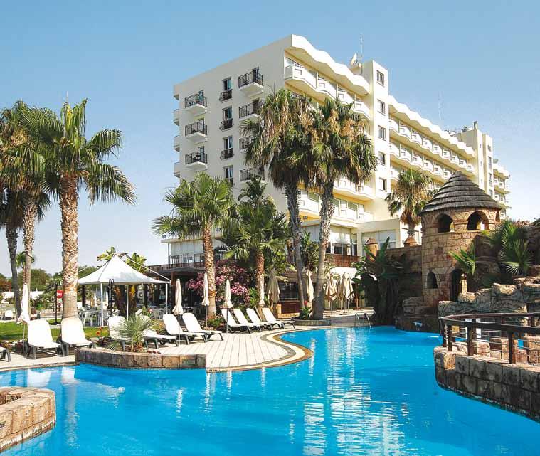 Hotel Lordos Beach **** Velmi oblíbený hotel s kvalitními službami, výborným stravováním, hezkou pláží a s ideální polohou v blízkosti Larnaky patří mezi nejžádanější hotely ve své kategorii.
